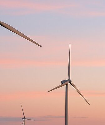 Vista de infraestructuras renovables en España mostrando el diario de la energia renovables en plena transformación